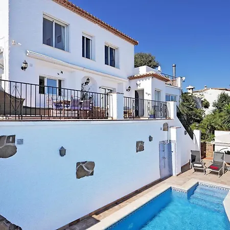Breathtaking Seaside With Heated Saltwater Pool & Panoramic Terraces *