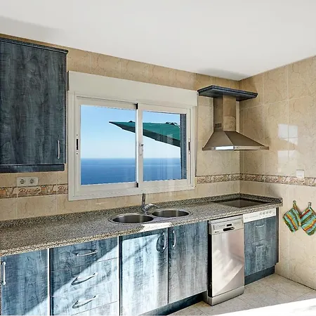 Breathtaking Seaside With Heated Saltwater Pool & Panoramic Terraces