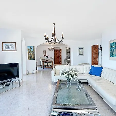 Breathtaking Seaside With Heated Saltwater Pool & Panoramic Terraces Villa *